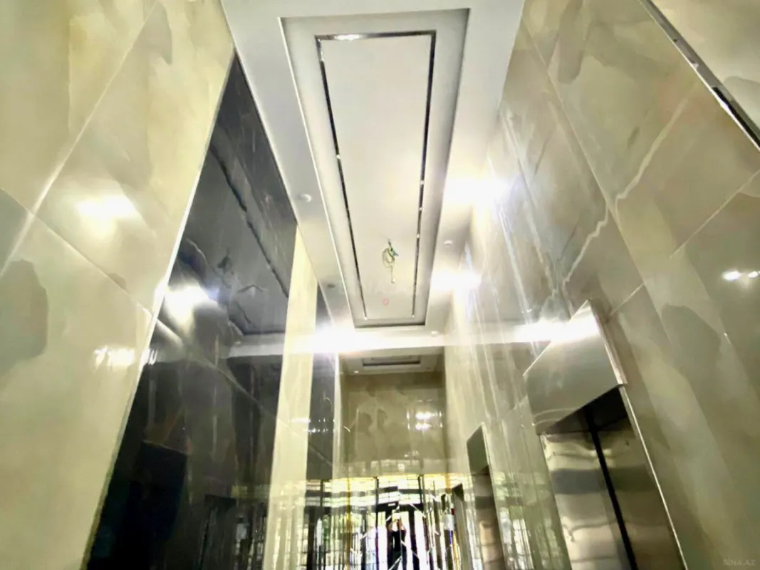 Satılır 3 otaqlı mənzil 156.2 m²