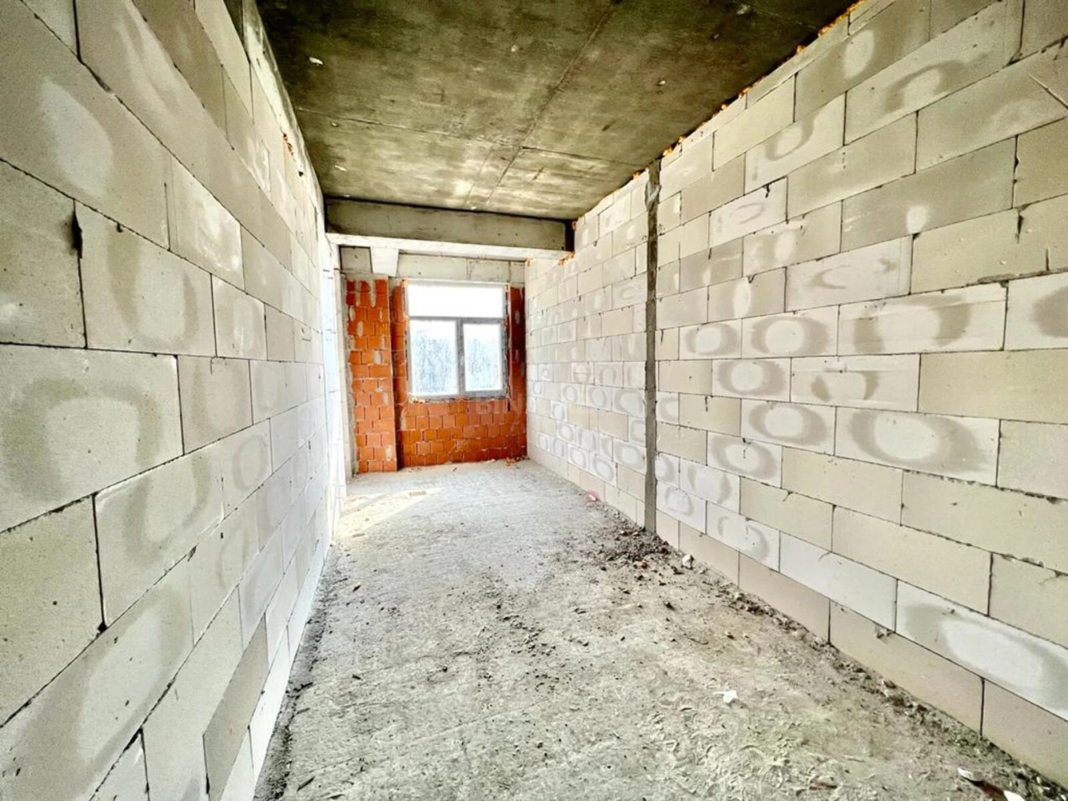 Satılır 3 otaqlı mənzil 156.2 m²