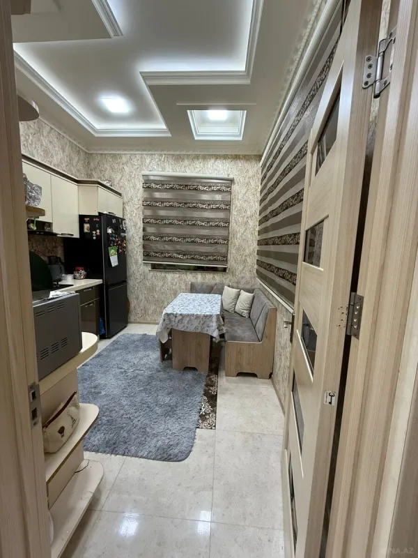 Satılır 5 otaqlı həyət evi 300 m²
