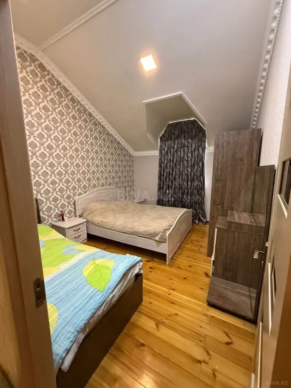 Satılır 5 otaqlı həyət evi 300 m²