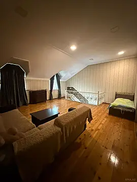 Satılır 5 otaqlı həyət evi 300 m²