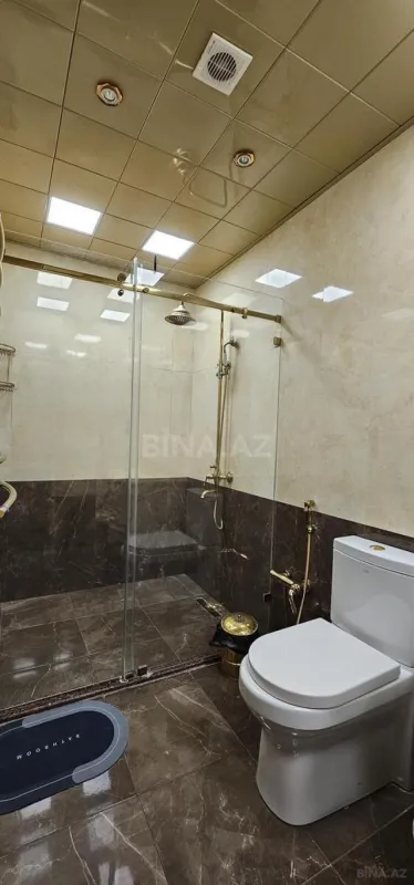 Satılır 7 otaqlı mənzil 328 m²