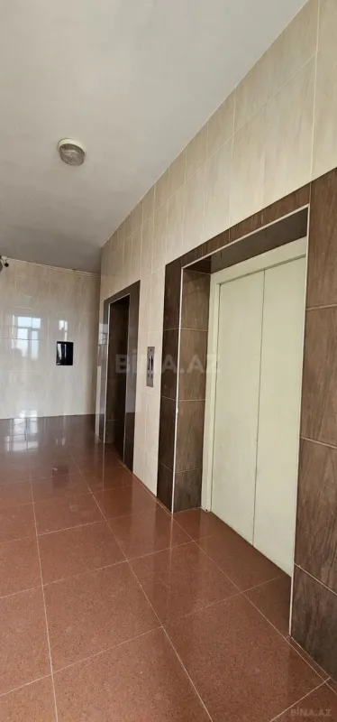 Satılır 7 otaqlı mənzil 328 m²