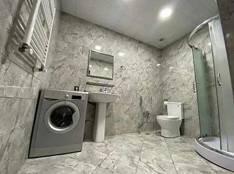Kirayə verilir 2 otaqlı mənzil 70 m²