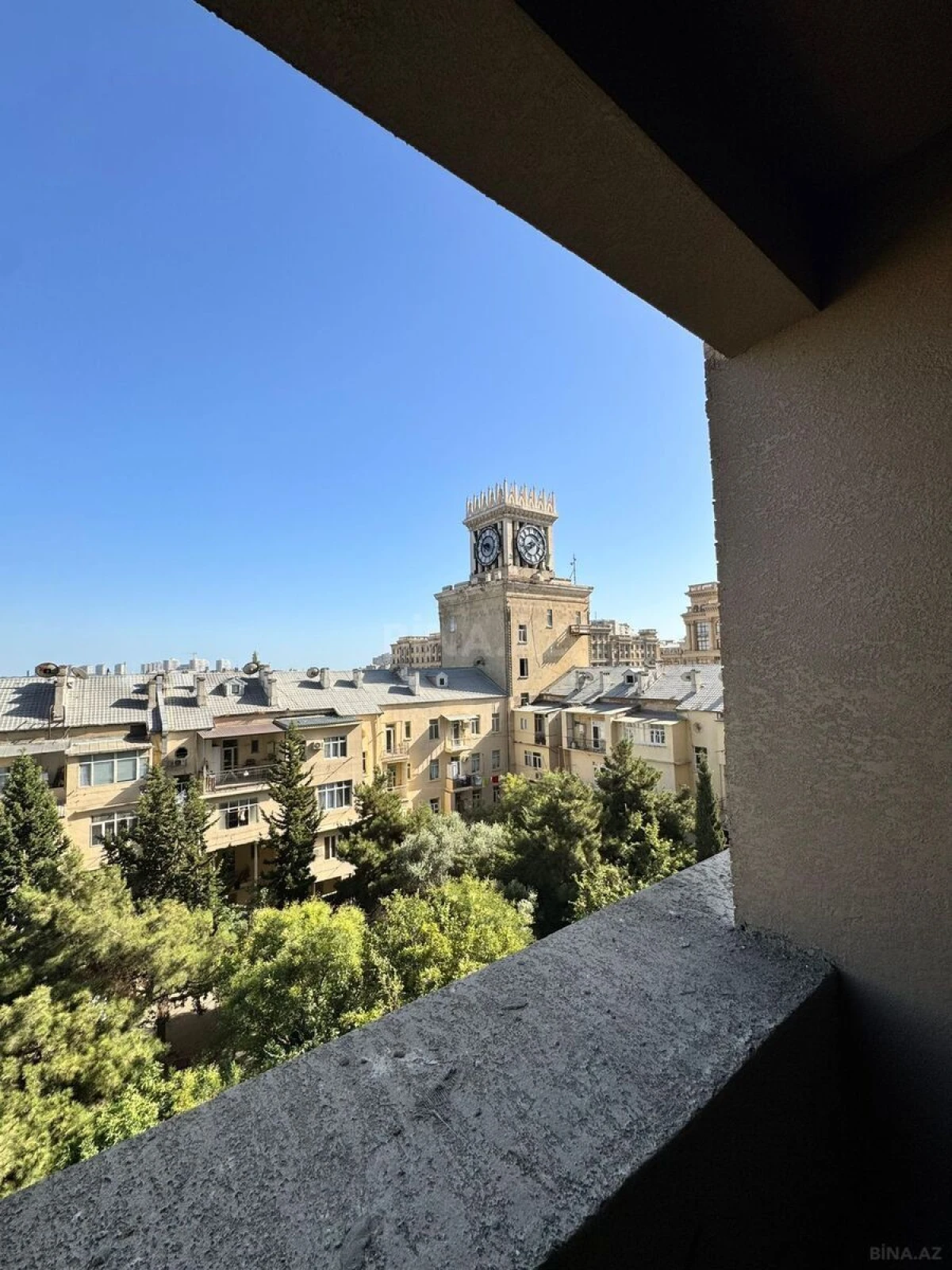 Satılır 4 otaqlı mənzil 166.6 m²