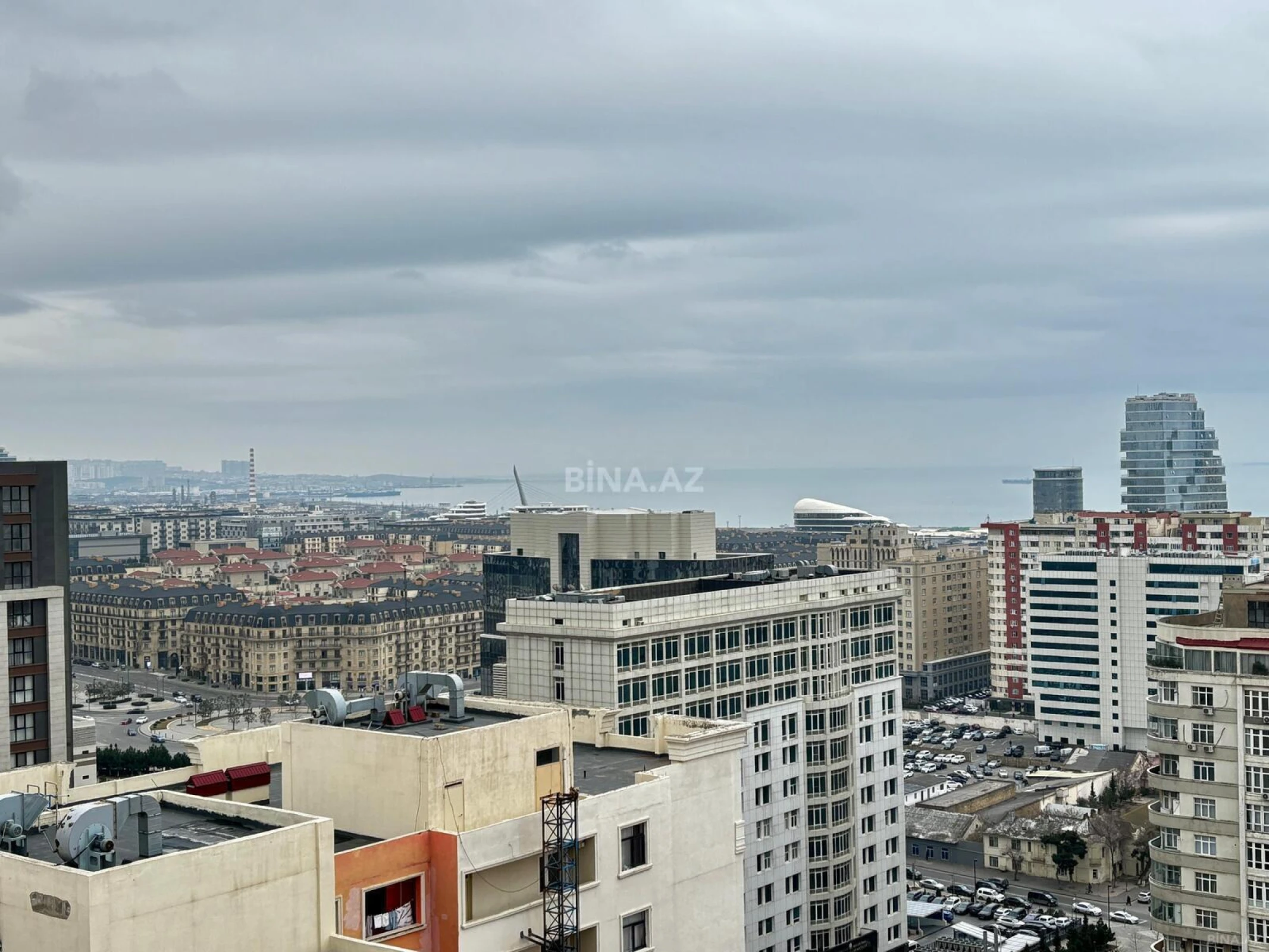 Satılır 2 otaqlı mənzil 71 m²