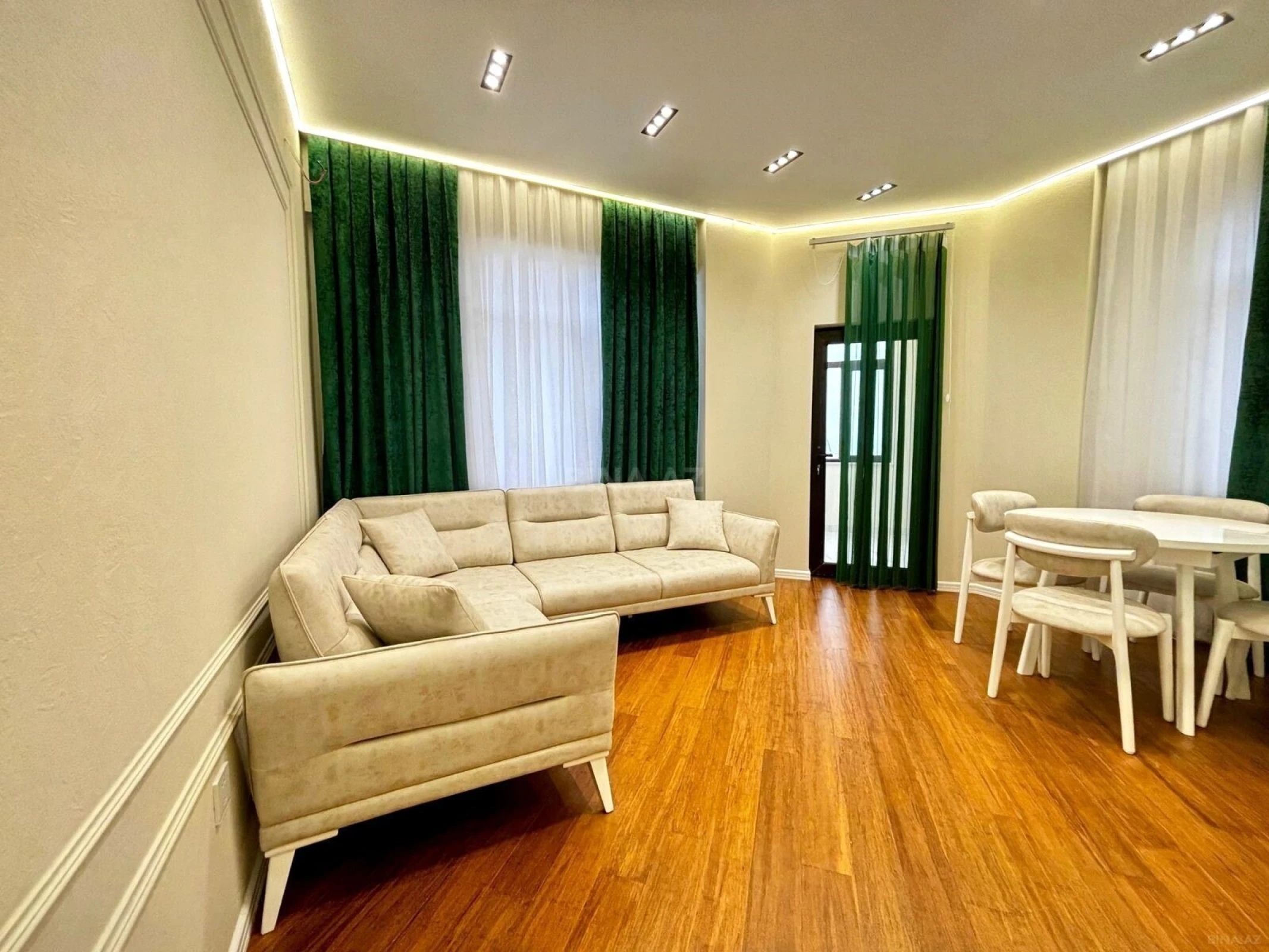 Satılır 2 otaqlı mənzil 71 m²