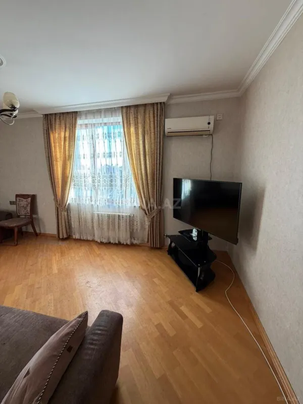 Kirayə verilir 2 otaqlı mənzil 60 m²