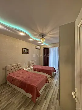 Satılır 4 otaqlı mənzil 148 m²