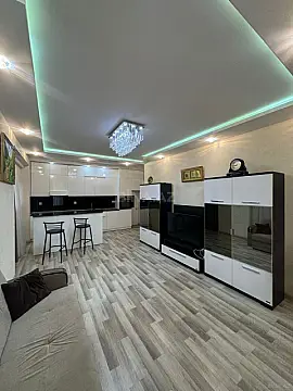 Satılır 4 otaqlı mənzil 148 m²
