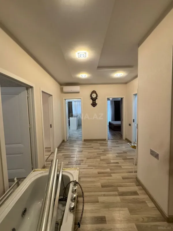 Satılır 4 otaqlı mənzil 148 m²