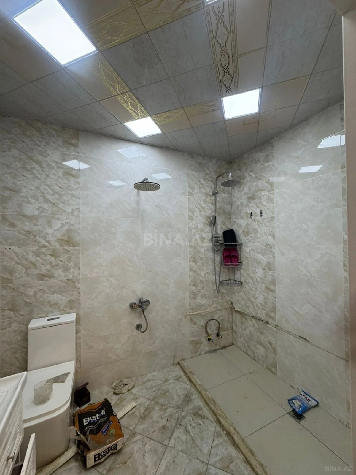 Satılır 4 otaqlı mənzil 148 m²