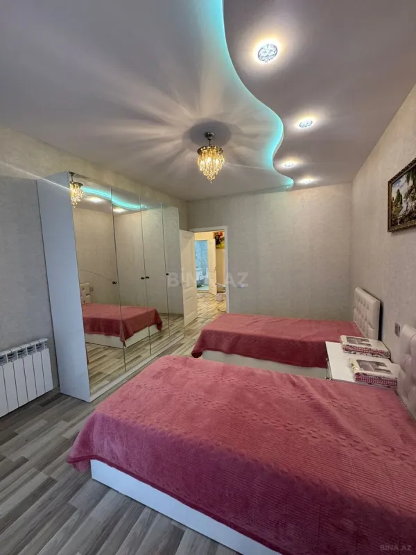 Satılır 4 otaqlı mənzil 148 m²