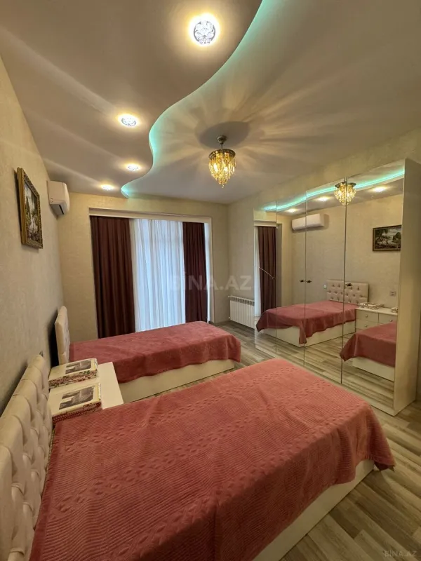 Satılır 4 otaqlı mənzil 148 m²