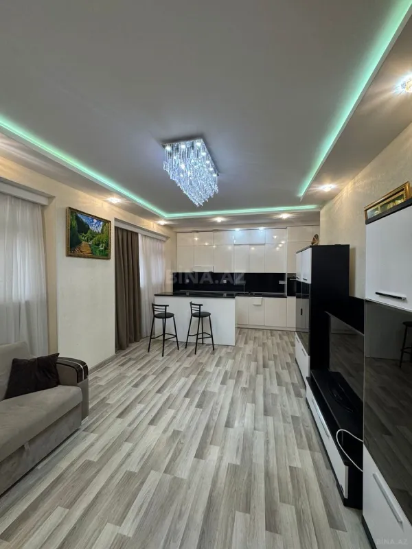 Satılır 4 otaqlı mənzil 148 m²