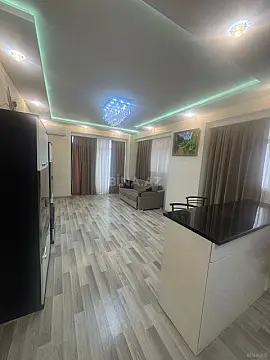 Satılır 4 otaqlı mənzil 148 m²
