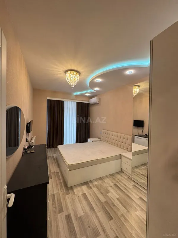 Satılır 4 otaqlı mənzil 148 m²