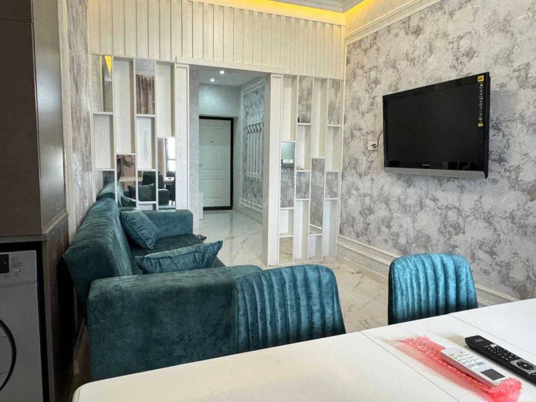 Kirayə verilir 2 otaqlı mənzil 70 m²