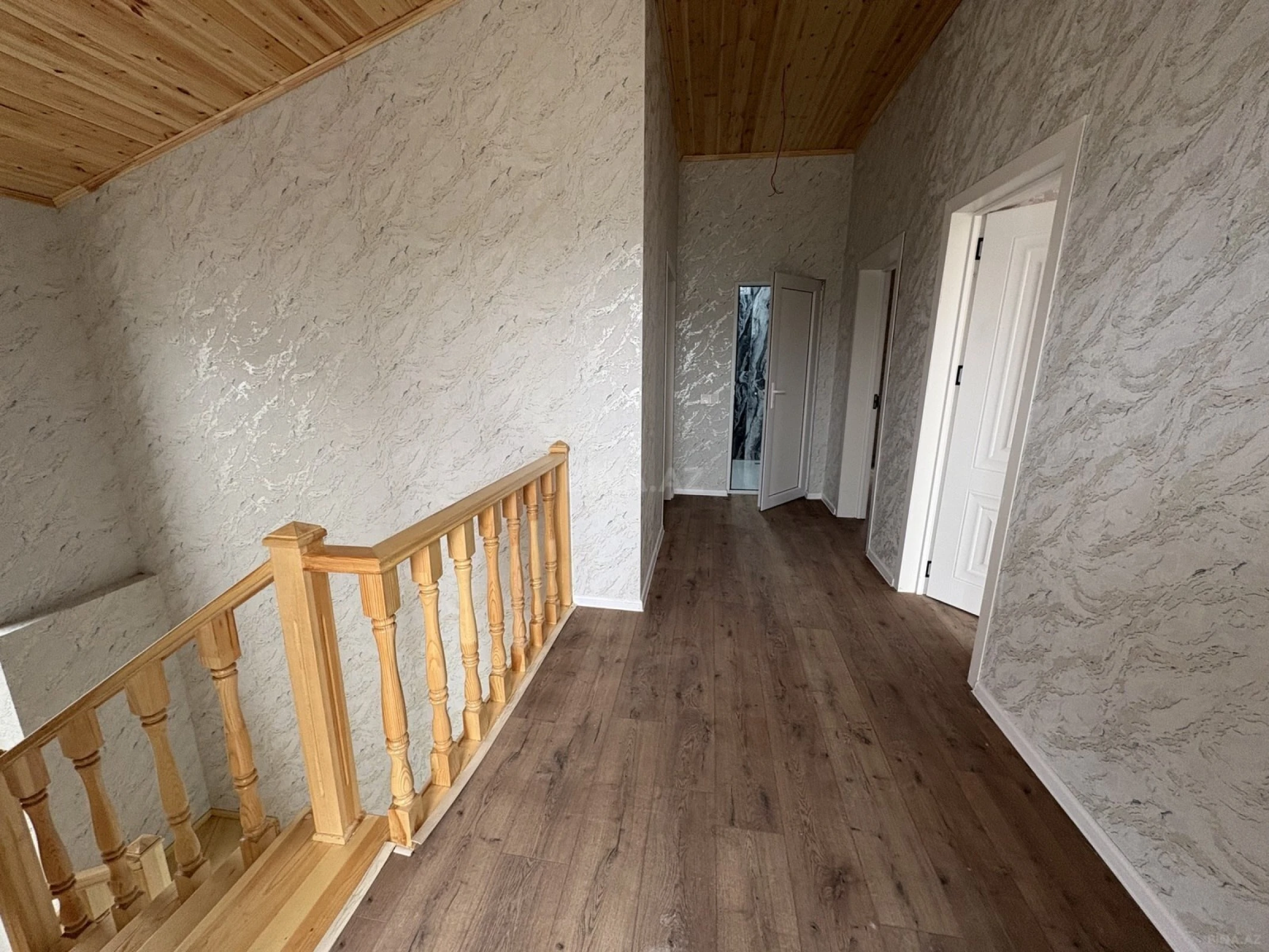 Satılır 5 otaqlı həyət evi 140 m²