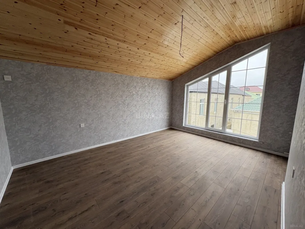 Satılır 5 otaqlı həyət evi 140 m²