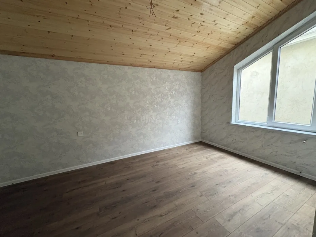 Satılır 5 otaqlı həyət evi 140 m²