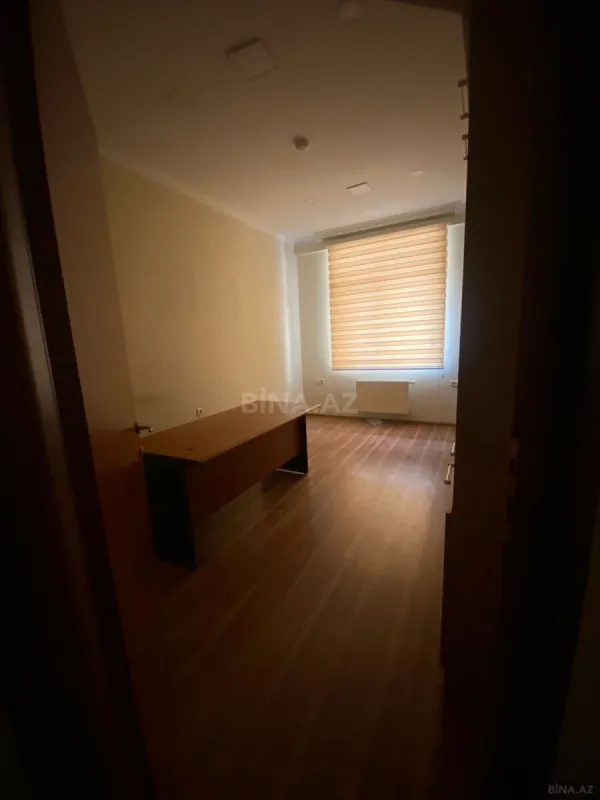 Kirayə verilir 6 otaqlı ofis 250 m²
