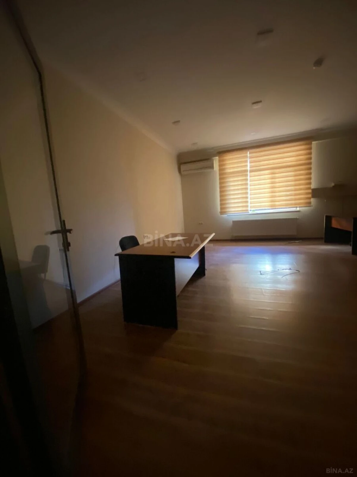 Kirayə verilir 6 otaqlı ofis 250 m²