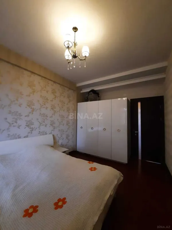 Kirayə verilir 3 otaqlı mənzil 133 m²