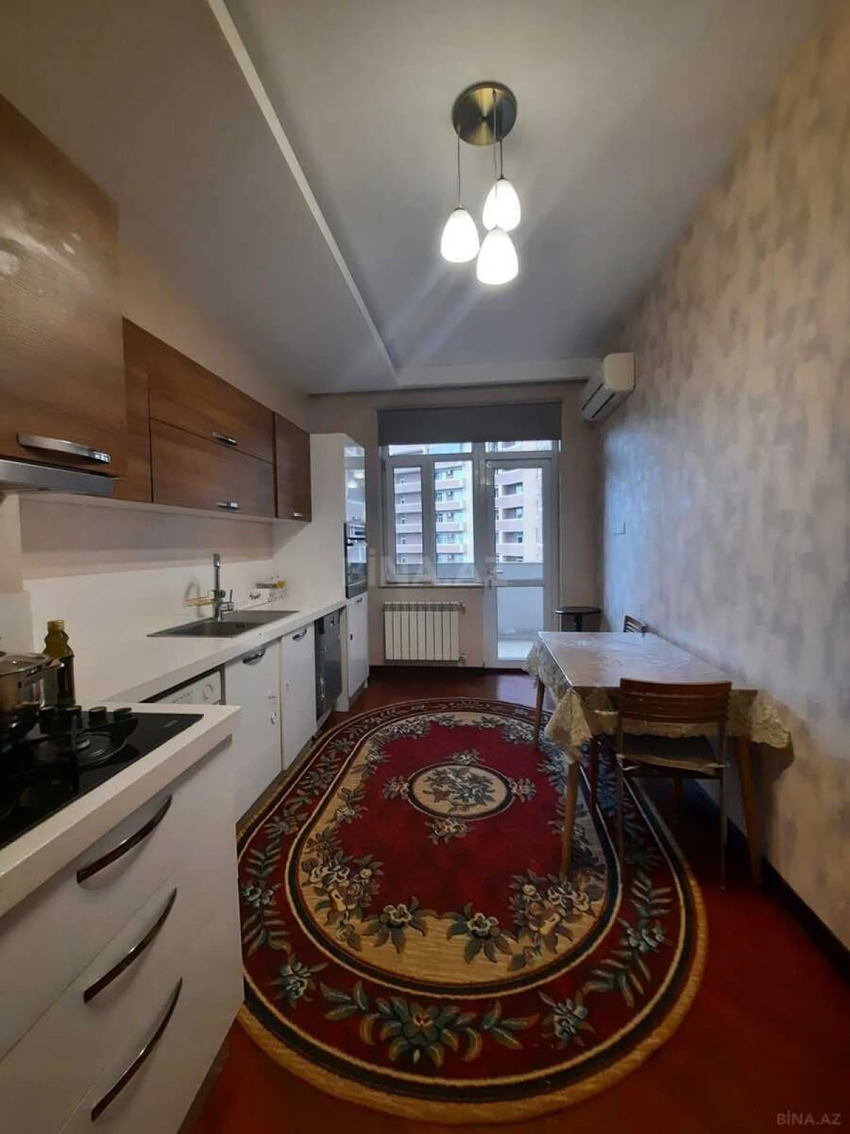 Kirayə verilir 3 otaqlı mənzil 133 m²