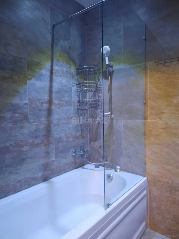 Kirayə verilir 3 otaqlı mənzil 133 m²