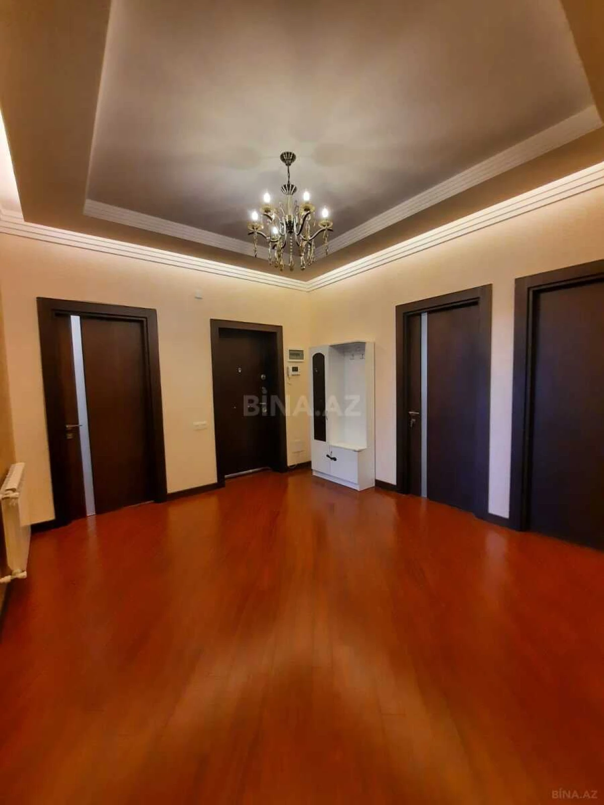 Kirayə verilir 3 otaqlı mənzil 133 m²