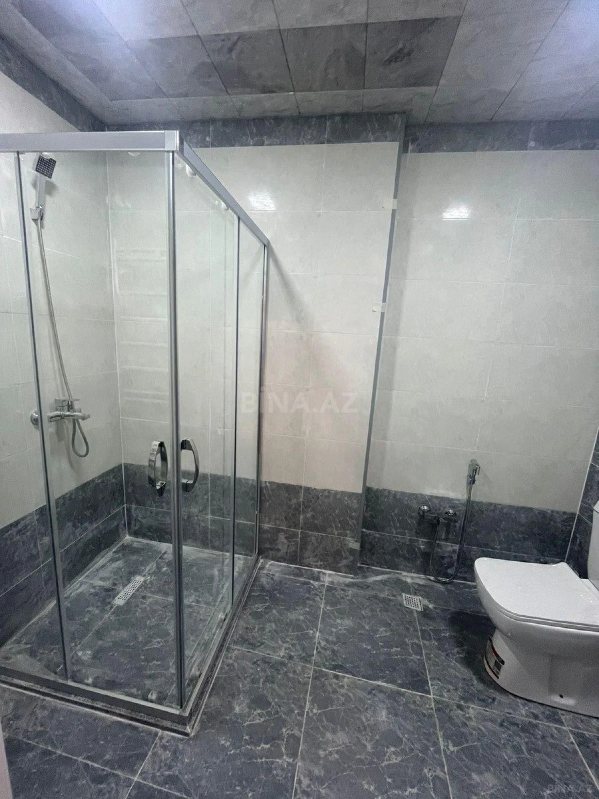 Kirayə verilir 2 otaqlı mənzil 65 m²