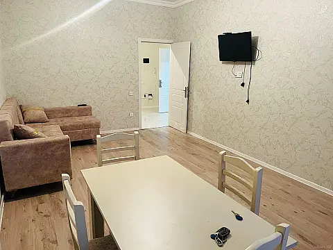 Kirayə verilir 2 otaqlı mənzil 65 m²