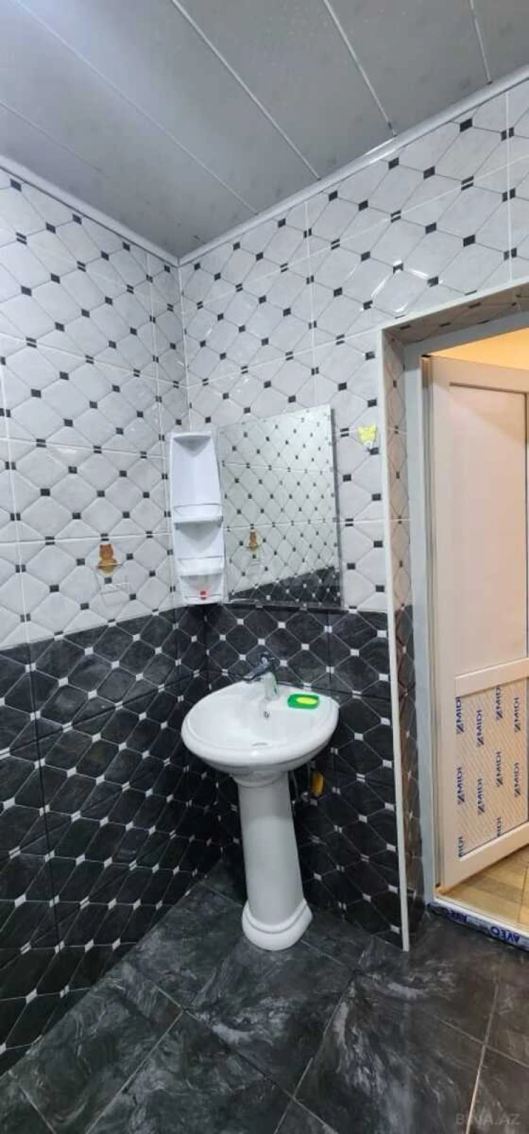 Kirayə verilir 3 otaqlı ofis 70 m²