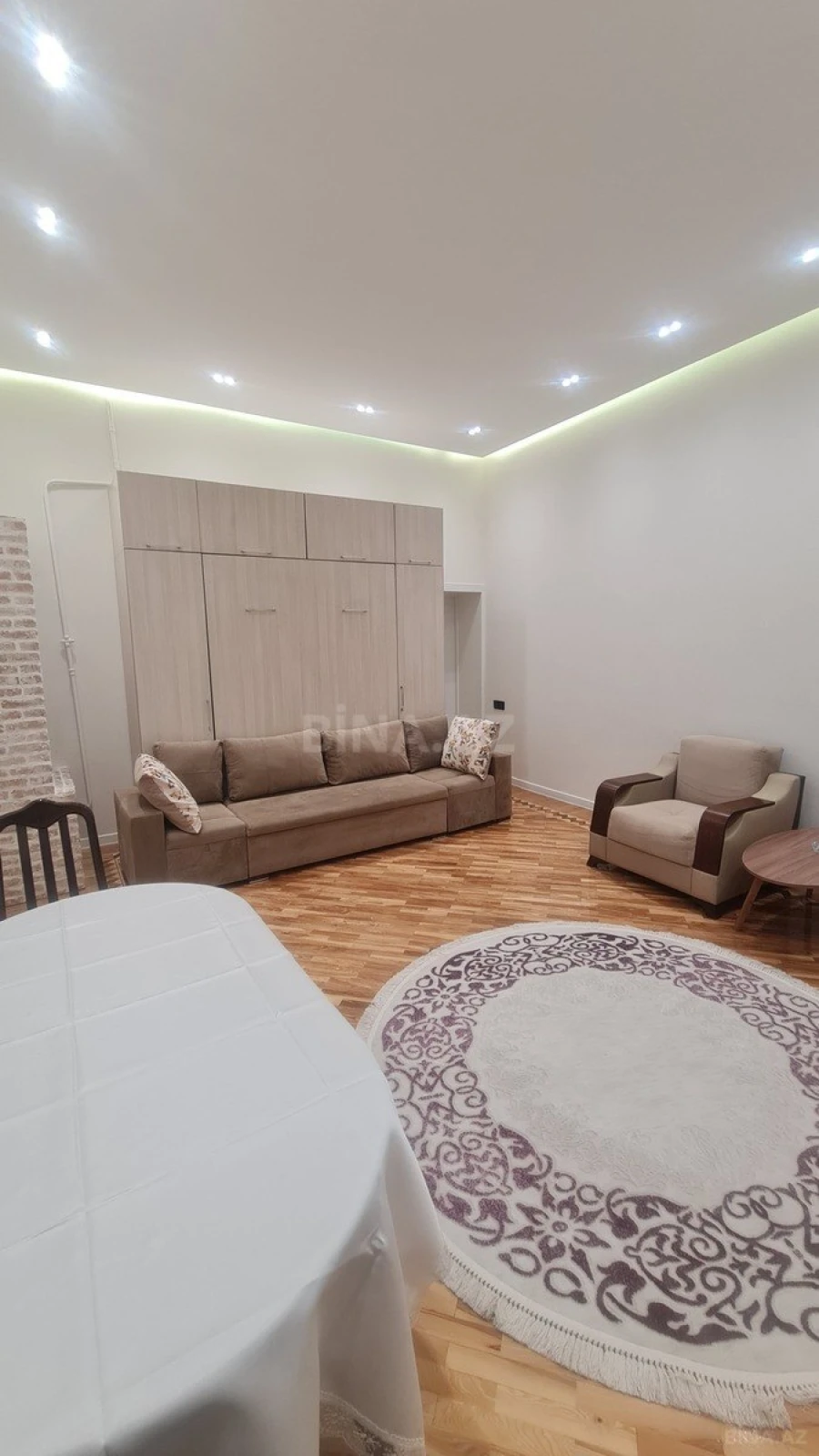 Kirayə verilir 2 otaqlı mənzil 80 m²