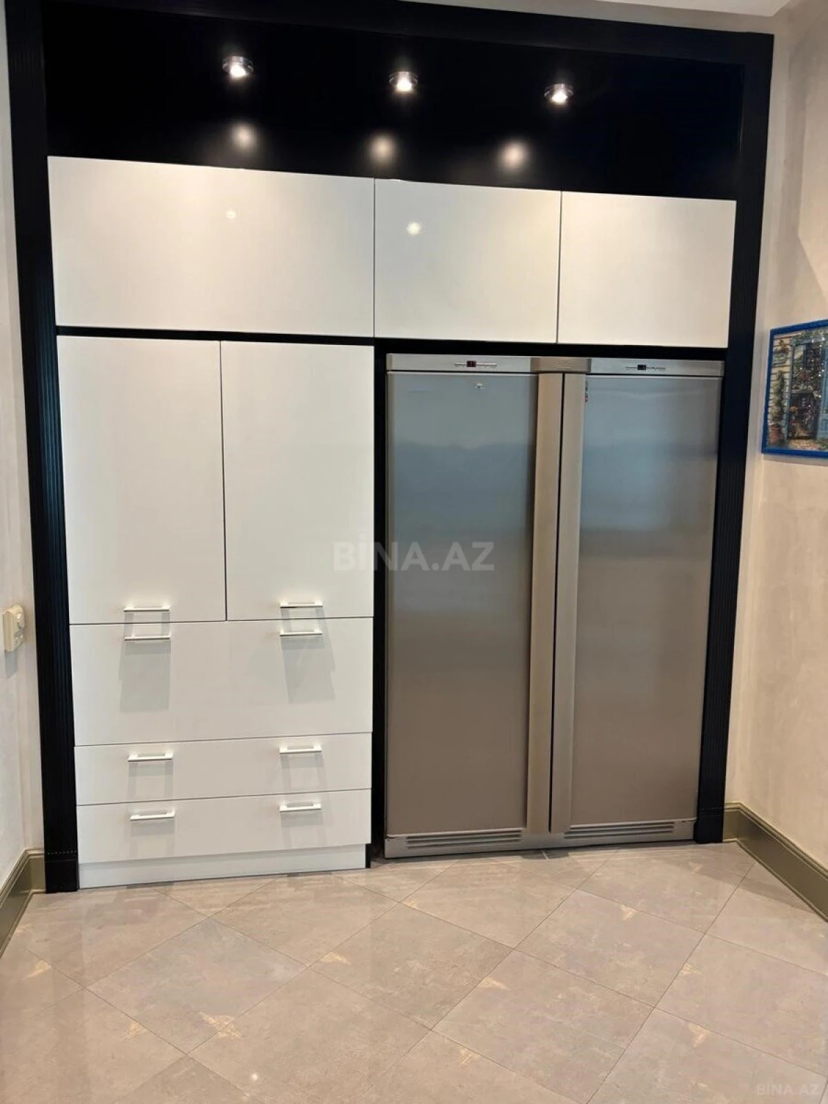 Kirayə verilir 3 otaqlı mənzil 170 m²