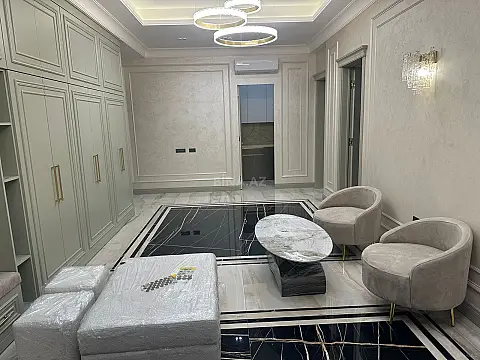 Kirayə verilir 3 otaqlı mənzil 180 m²