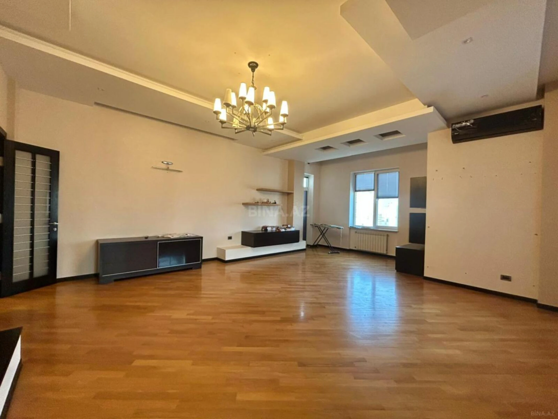 Kirayə verilir 4 otaqlı ofis 150 m²
