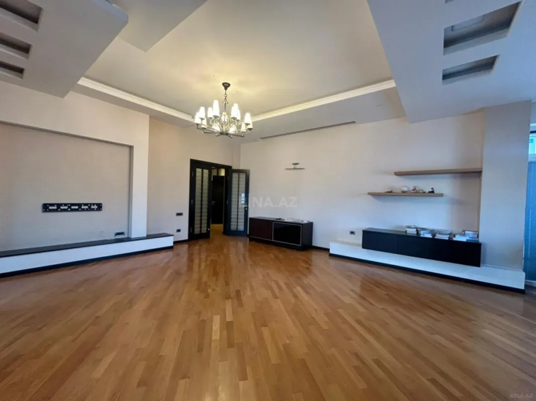 Kirayə verilir 4 otaqlı ofis 150 m²