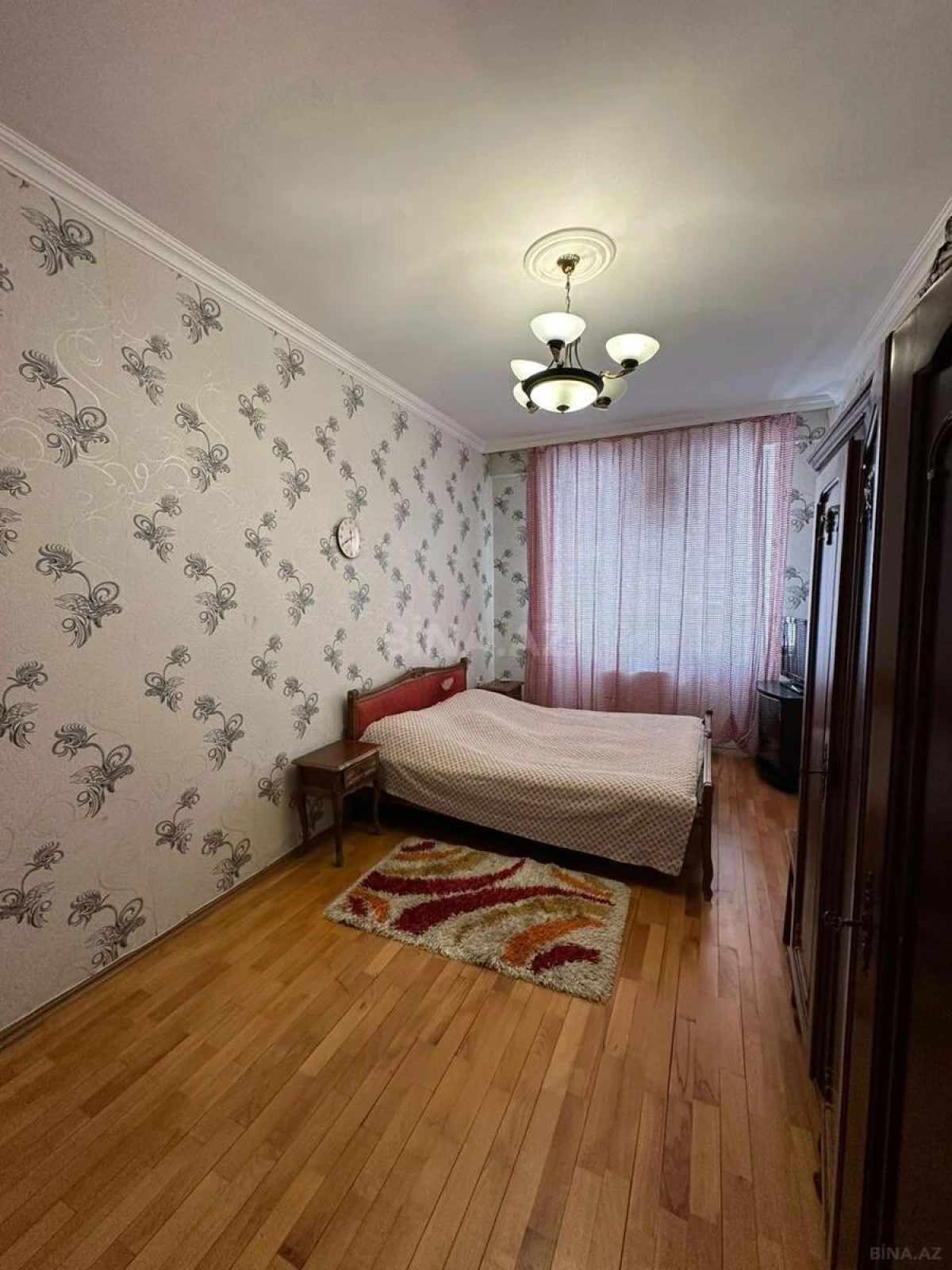 Satılır 3 otaqlı mənzil 153 m²
