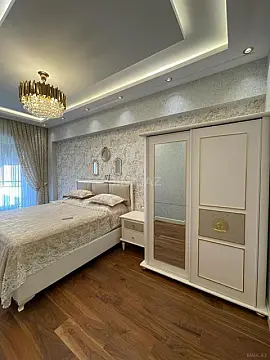 Satılır 3 otaqlı mənzil 141 m²