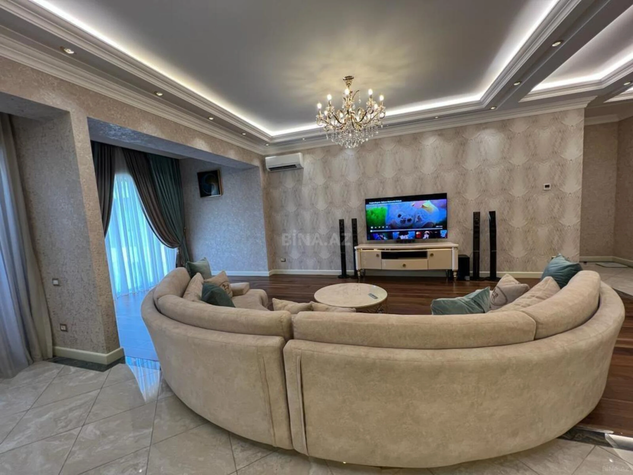 Satılır 3 otaqlı mənzil 141 m²