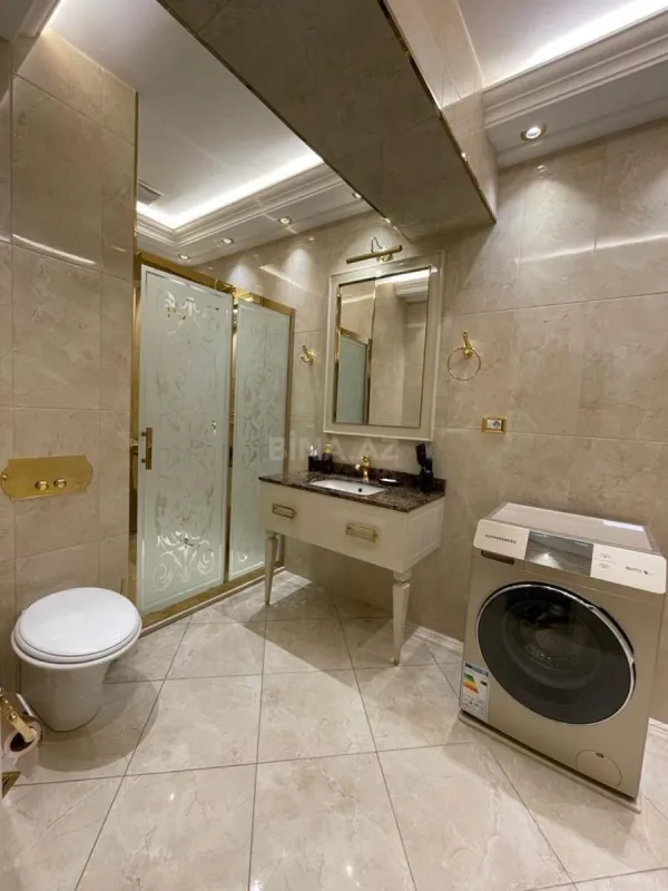 Satılır 3 otaqlı mənzil 141 m²