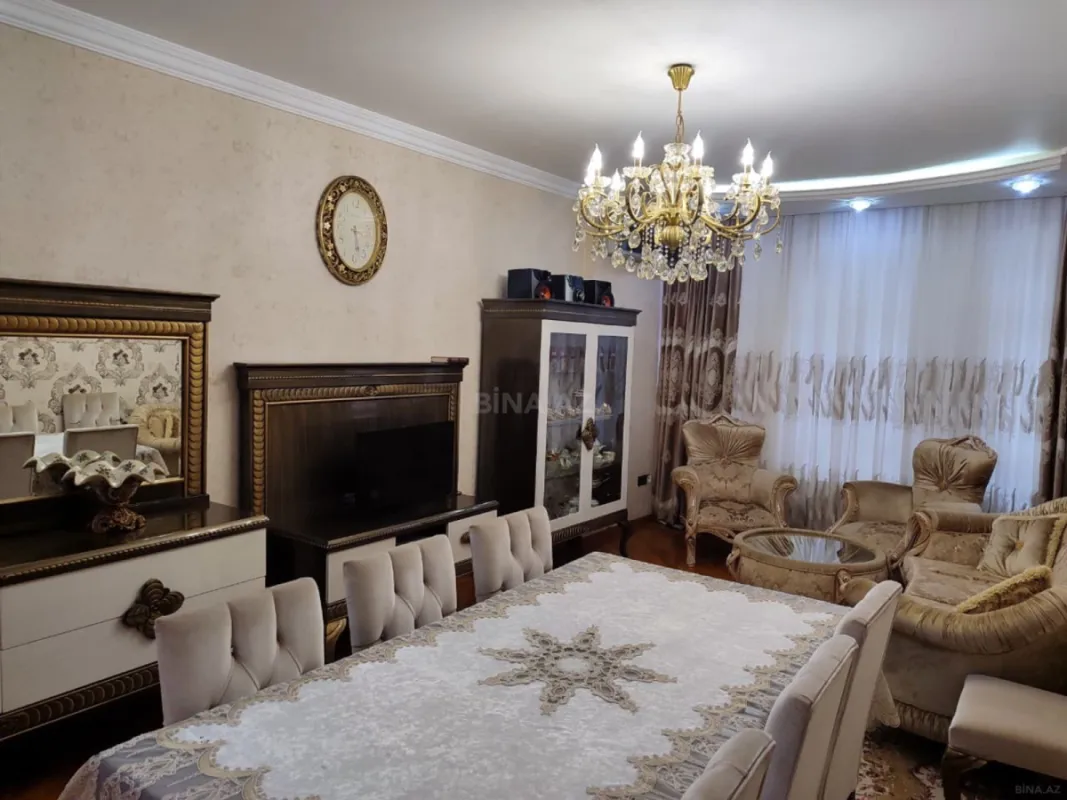Satılır 3 otaqlı mənzil 130 m²