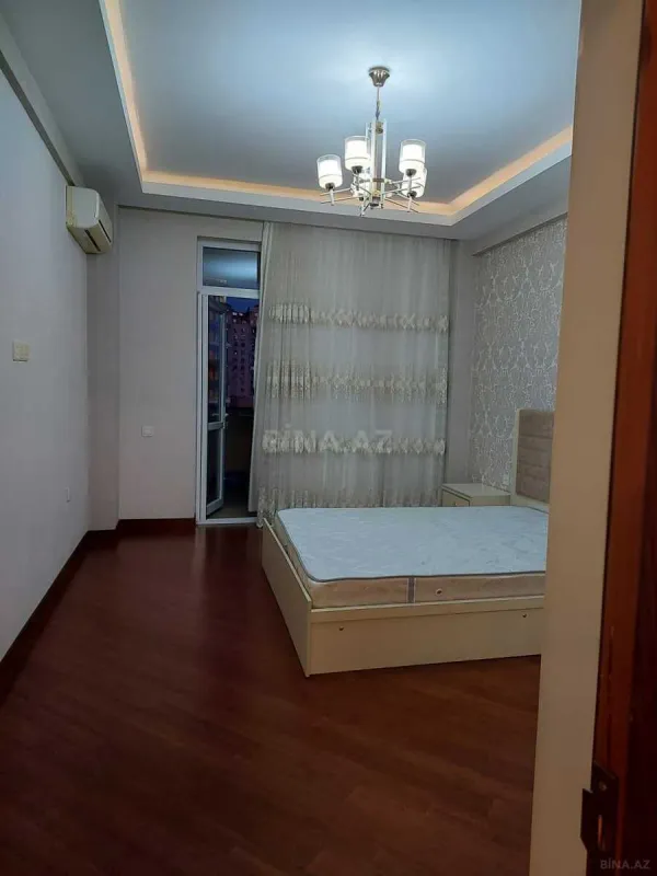Kirayə verilir 2 otaqlı mənzil 113 m²