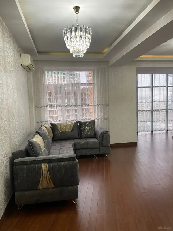 Kirayə verilir 2 otaqlı mənzil 113 m²