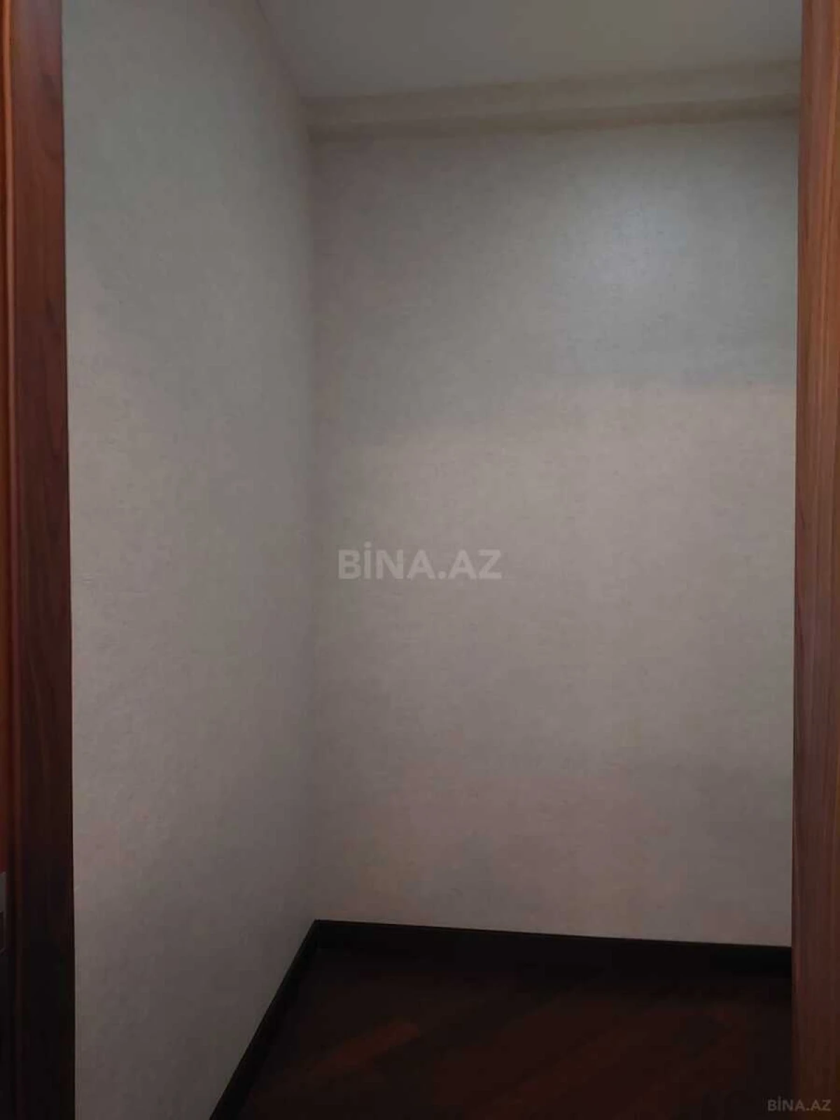 Kirayə verilir 2 otaqlı mənzil 113 m²
