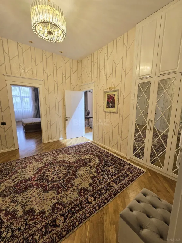 Kirayə verilir 3 otaqlı mənzil 135 m²
