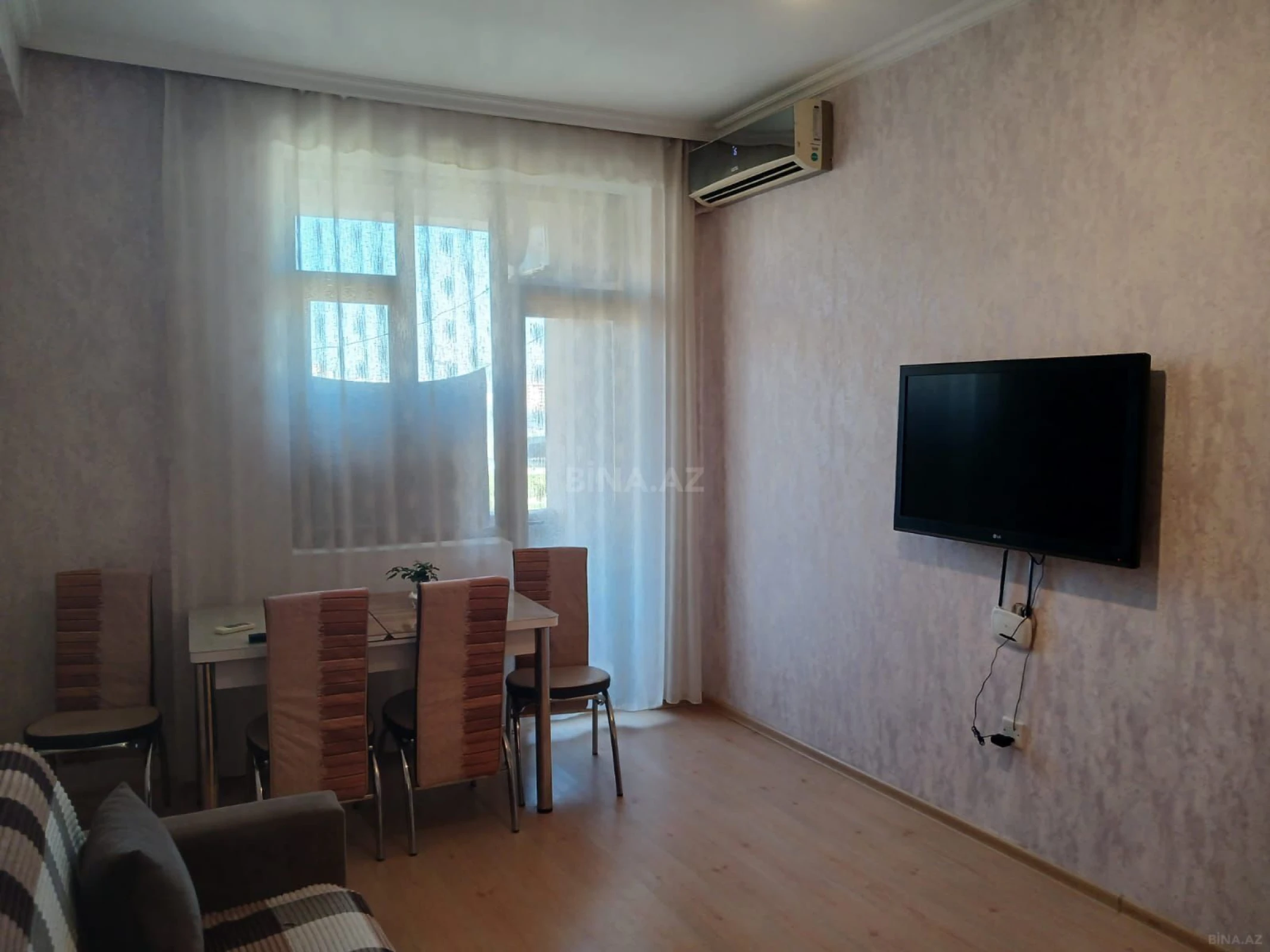 Kirayə verilir 2 otaqlı mənzil 60 m²
