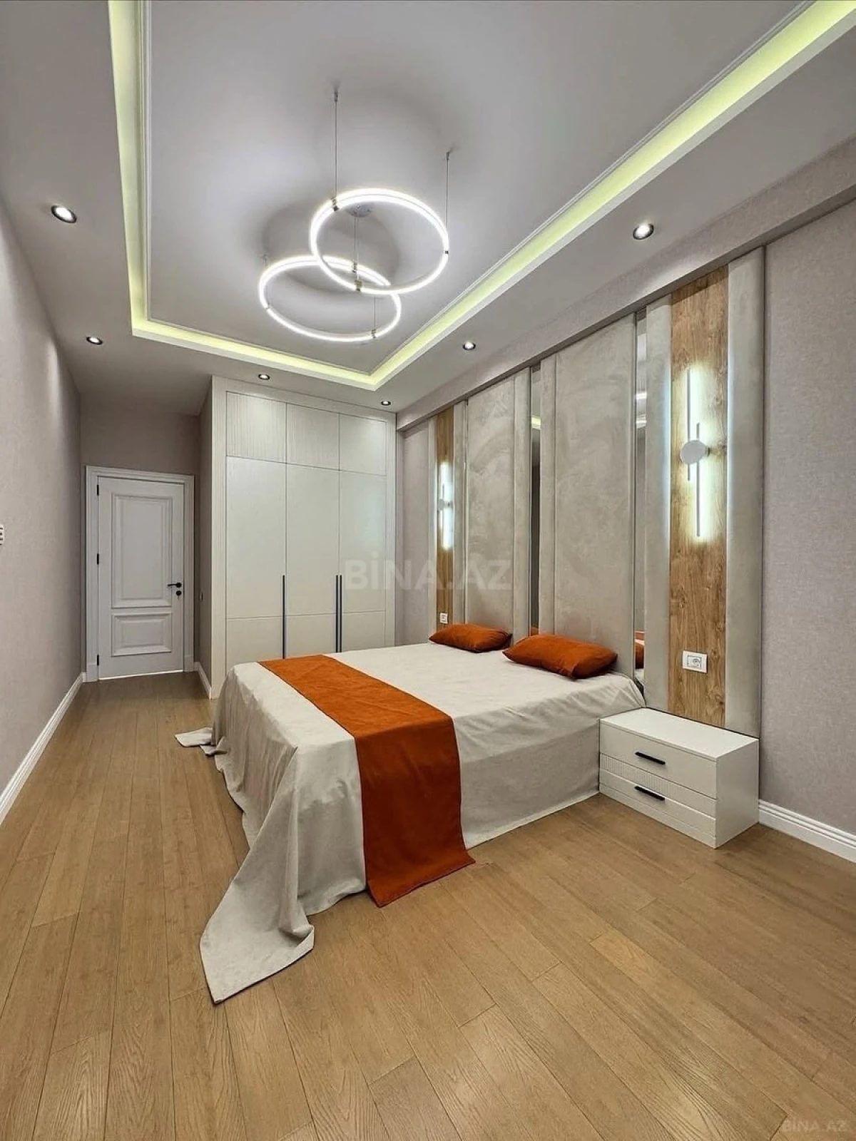Satılır 3 otaqlı mənzil 120 m²